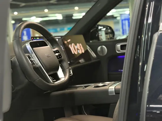 Li Auto L9 — Фото автомобиля 5
