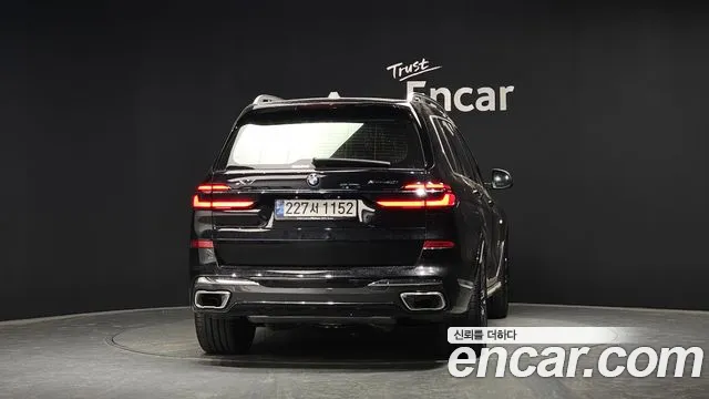 BMW X7 — Фото автомобиля 4