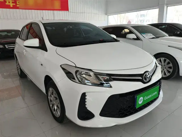 Toyota Vios FS — Фото автомобиля 3
