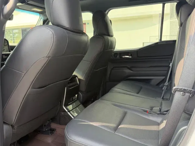 Toyota Prado — Фото автомобиля 11