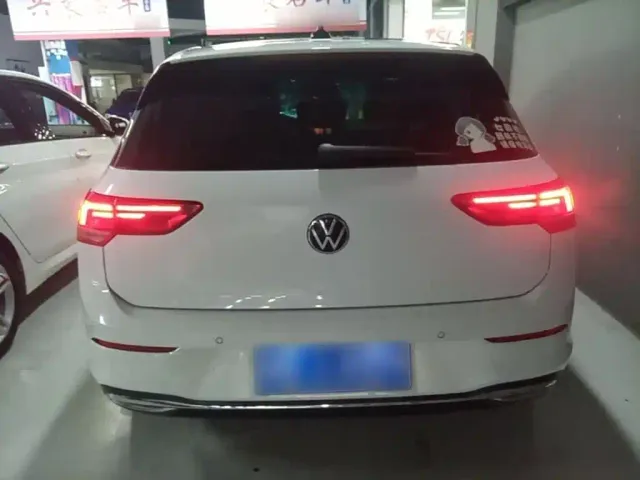 Volkswagen Golf — Фото автомобиля 5