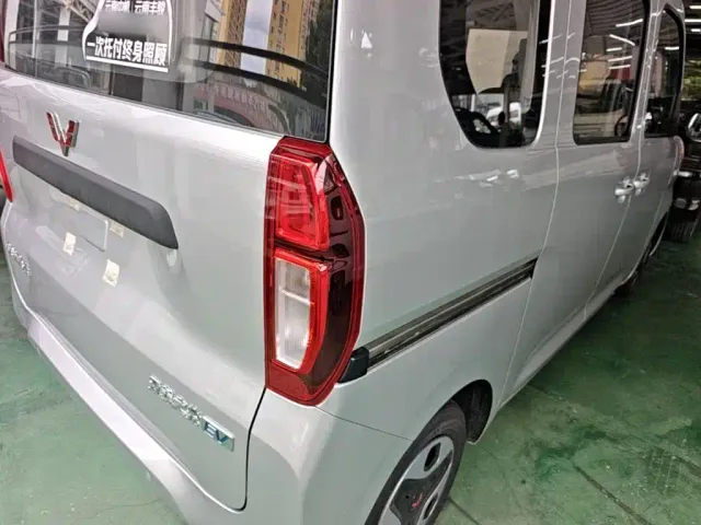 Wuling Zhiguang NEV — Фото автомобиля 23