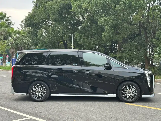 GAC Trumpchi E9 — Фото автомобиля 4