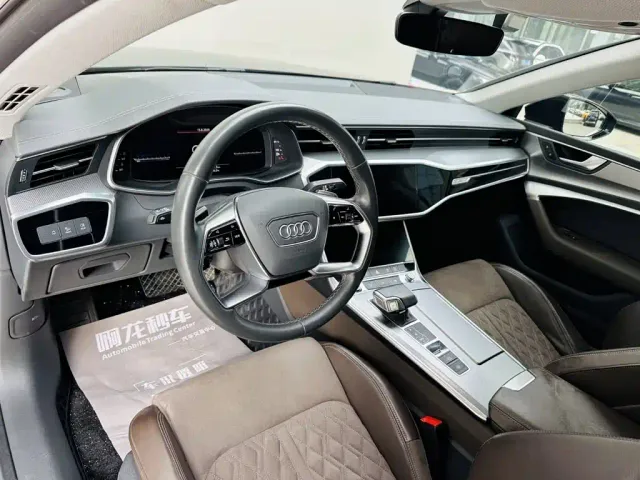 Audi A7L — Фото автомобиля 9