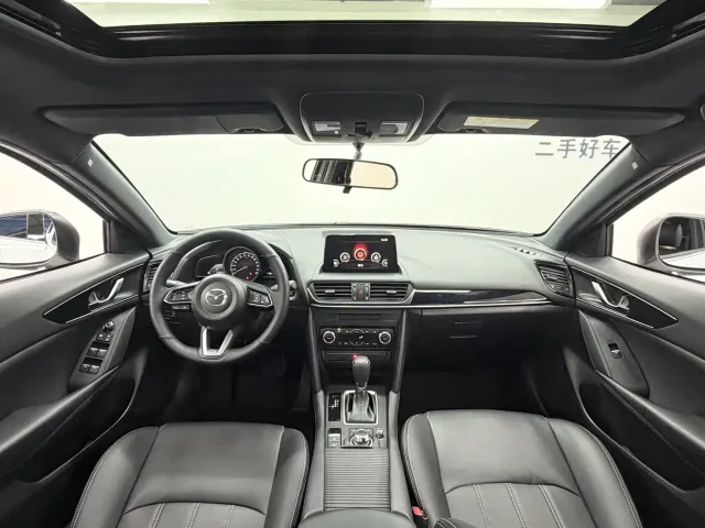 Mazda CX-4 — Фото автомобиля 11
