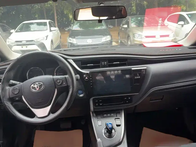 Toyota Corolla Twin Engine E+ — Фото автомобиля 9