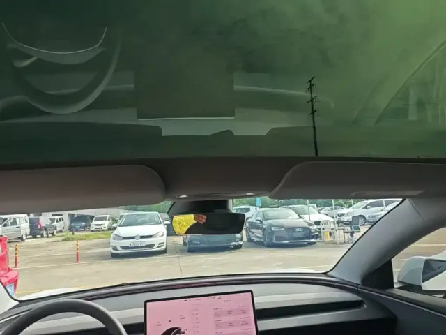 Tesla Model 3 2025 Model Year Facelift Rear-Wheel Drive — Фото автомобиля 17