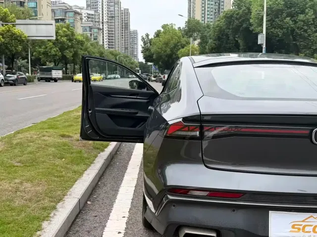 Changan UNI-V — Фото автомобиля 5