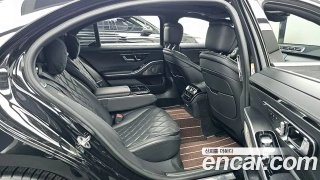 Mercedes-Benz S-Class — Фото автомобиля 12