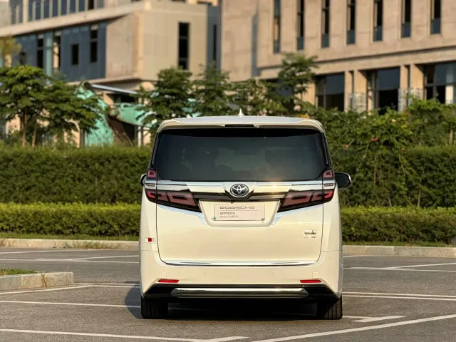 Toyota Vellfire — Фото автомобиля 4