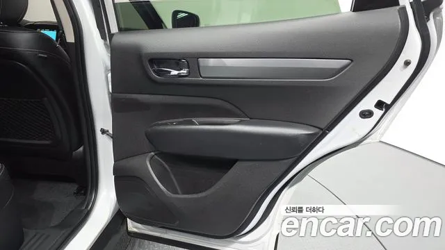 Renault-KoreaSamsung QM6 Новый QM6 2.0 LPe LE Signature 2WD — Фото автомобиля 19