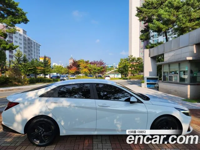 Hyundai AVANTE Avante (CN7) — Фото автомобиля 4