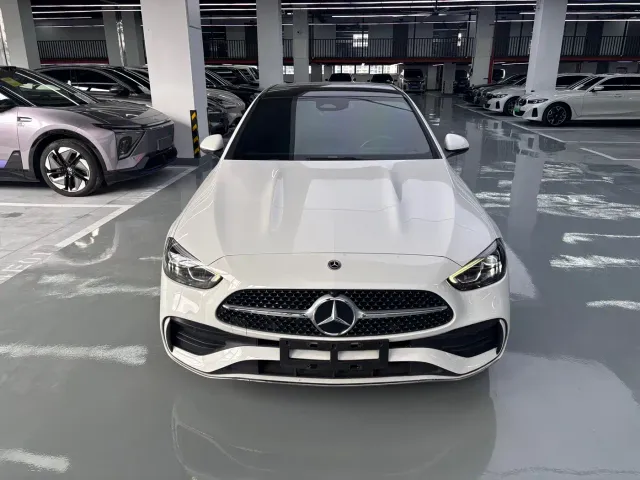 Фотография автомобиля — Mercedes-Benz C-Class
