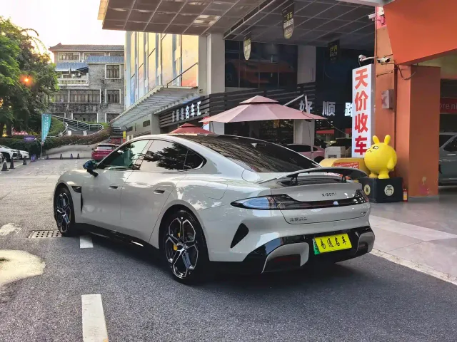Xiaomi SU7 — Фото автомобиля 7