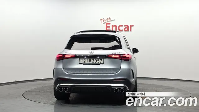 Фотография автомобиля — Mercedes-Benz GLC-Class