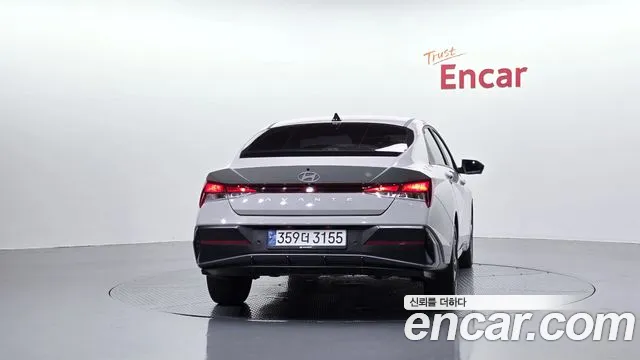 Hyundai Avante CN7 — Фото автомобиля 3