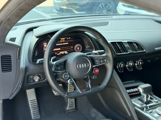 Audi R8 — Фото автомобиля 5