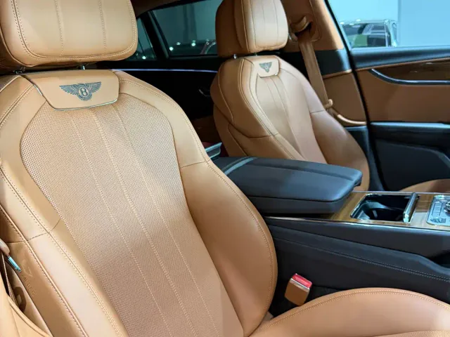 Bentley Flying Spur 2021 4.0T V8 Standard Version — Фото автомобиля 14