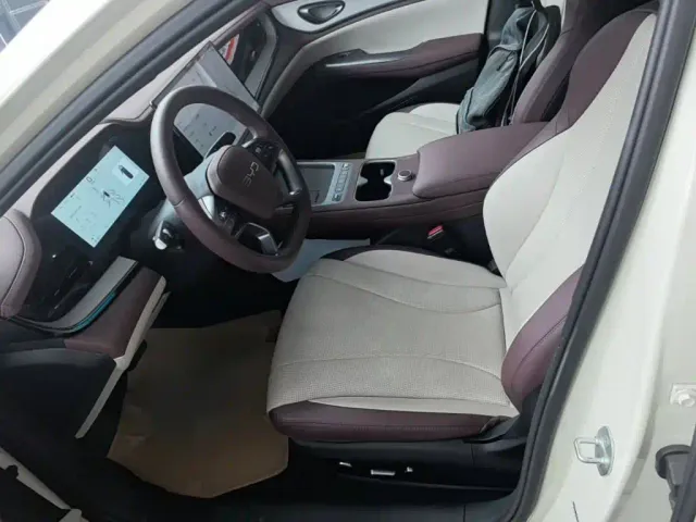 BYD Seal 07 DM-i — Фото автомобиля 14
