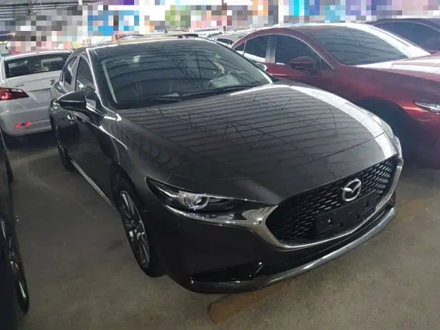 Mazda Axela — Фото автомобиля 3