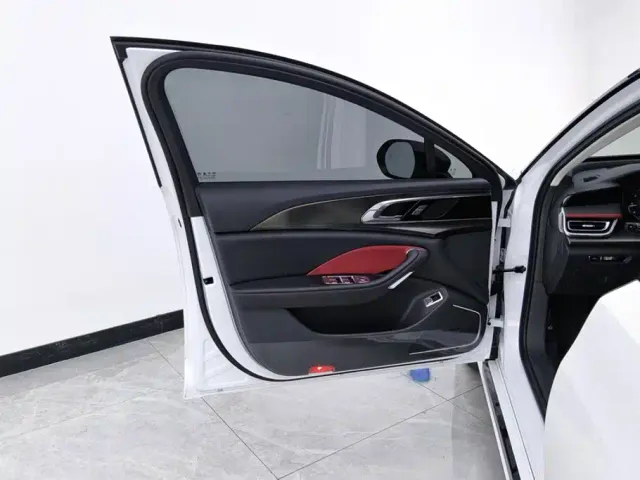 Hongqi H6 — Фото автомобиля 7