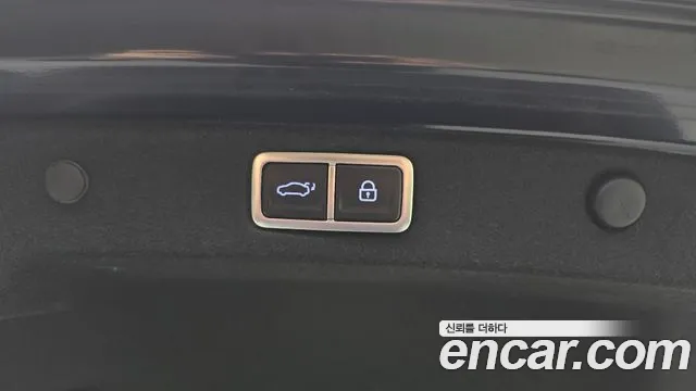 Hyundai Grandeur Grandeur (GN7) 2.5 Бензин 2WD — Фото автомобиля 8
