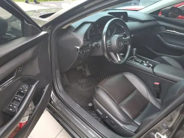 Mazda Axela — Фото автомобиля 15
