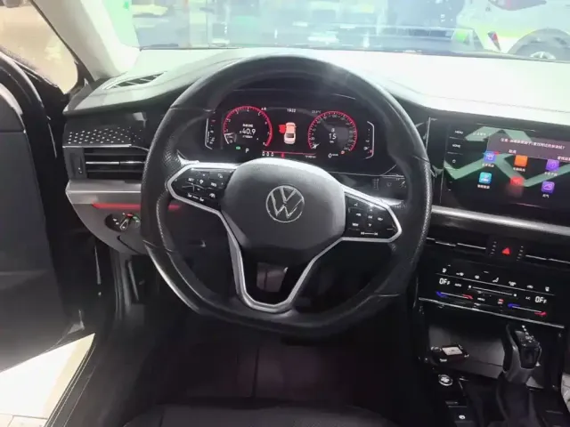Volkswagen Passat — Фото автомобиля 10