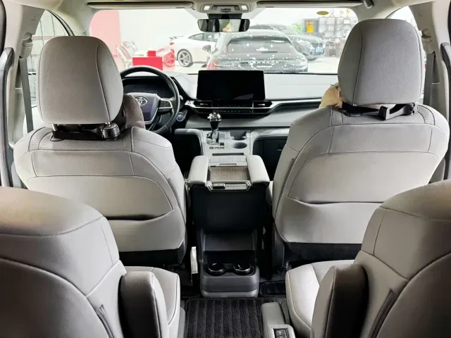 Toyota Granvia — Фото автомобиля 17