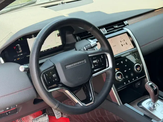 Land Rover Discovery Sport — Фото автомобиля 8