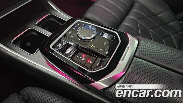 BMW 7-Series — Фото автомобиля 9