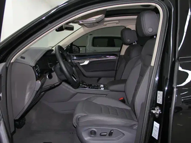 Volkswagen Touareg — Фото автомобиля 6