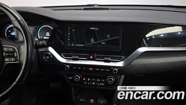 Kia Niro — Фото автомобиля 13