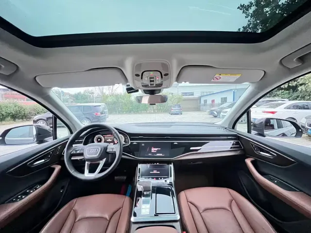 Audi Q7 — Фото автомобиля 9