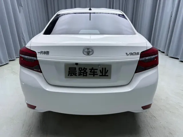 Toyota Vios — Фото автомобиля 5