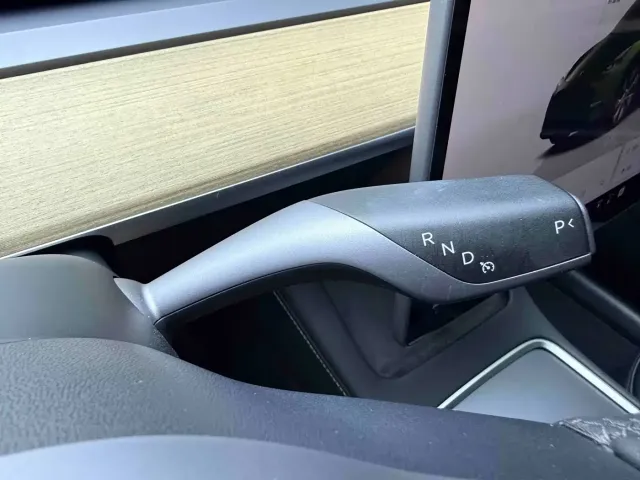 Tesla Model Y 2022 Facelift Rear-Wheel Drive Version — Фото автомобиля 17