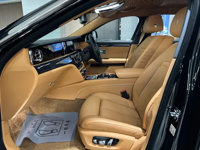 Rolls-Royce Ghost — Фото автомобиля 12