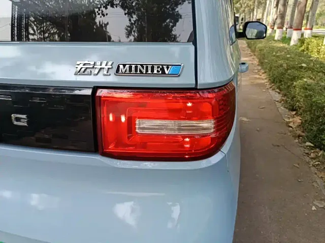 Wuling Hongguang Mini EV — Фото автомобиля 7