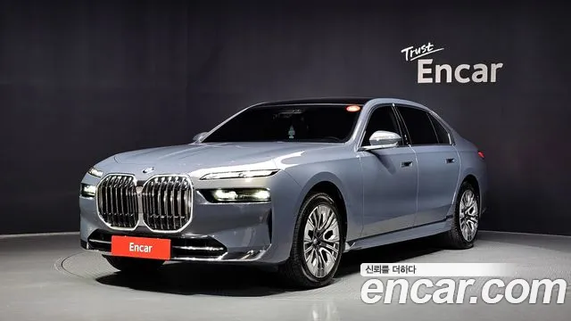 Фотография автомобиля — BMW 7 Series G70