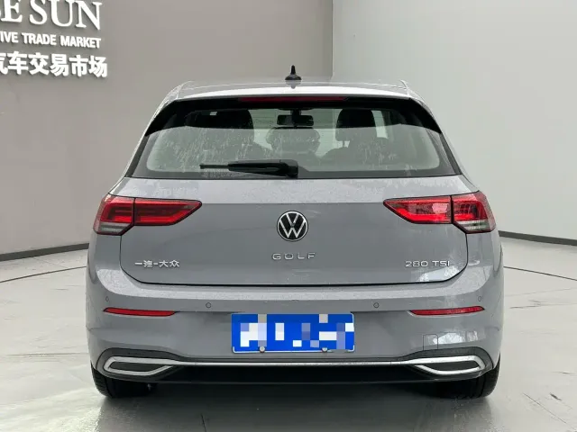 Volkswagen Golf — Фото автомобиля 7