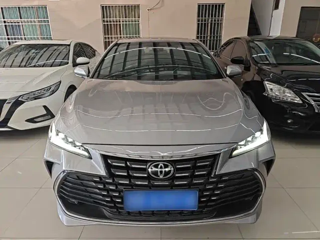 Toyota Avalon — Фото автомобиля 2