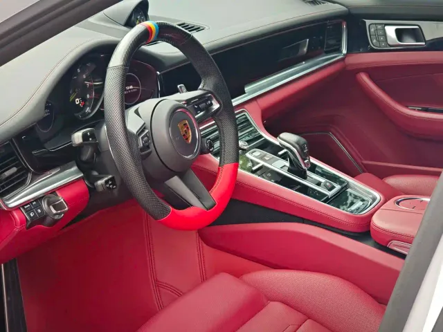 Porsche Panamera — Фото автомобиля 14