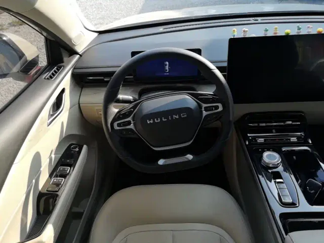Wuling Starlight — Фото автомобиля 10