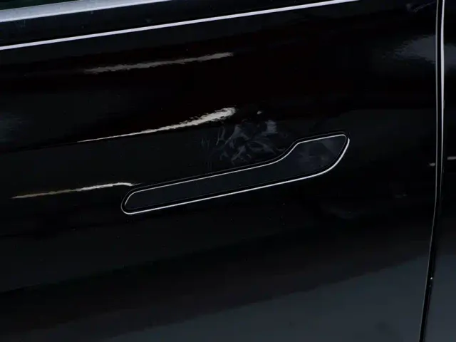 Tesla Model Y — Фото автомобиля 14