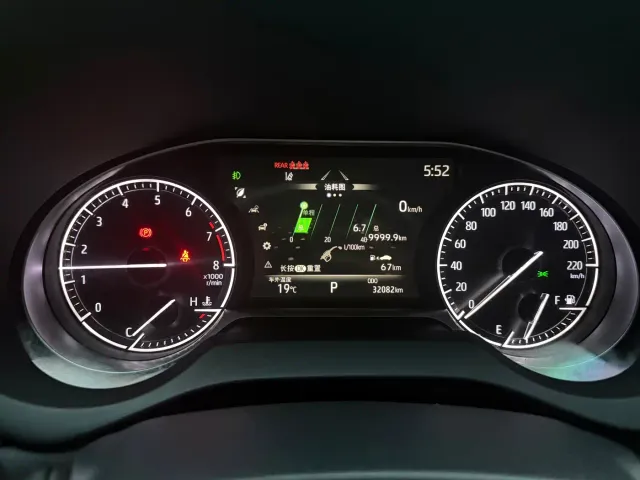 Toyota Harrier — Фото автомобиля 8
