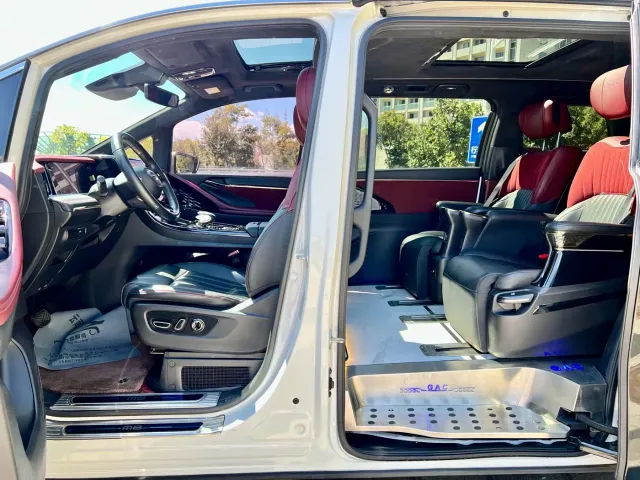 GAC Trumpchi M8 — Фото автомобиля 15