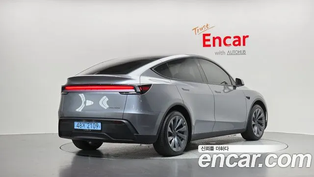Фотография автомобиля — Tesla Model Y
