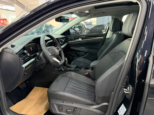 Volkswagen Passat — Фото автомобиля 7