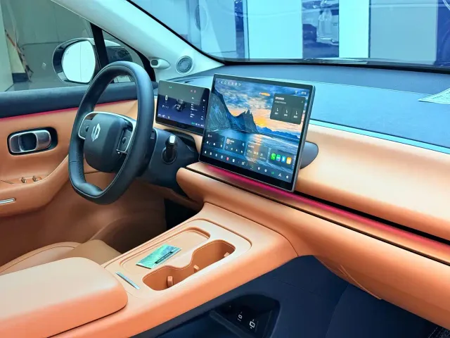 Leapmotor C16 — Фото автомобиля 6