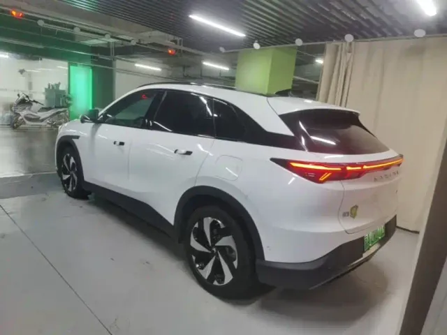 Arcfox Alpha T5 — Фото автомобиля 4